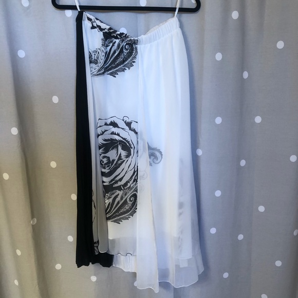 Love the Queen Blouse & Skirt - Picture 8 of 8